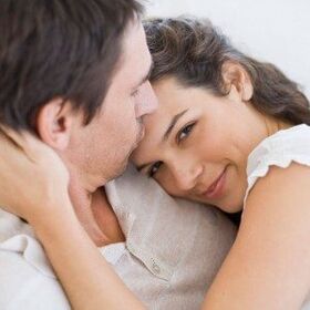 女人和男人用阴茎增大凝胶